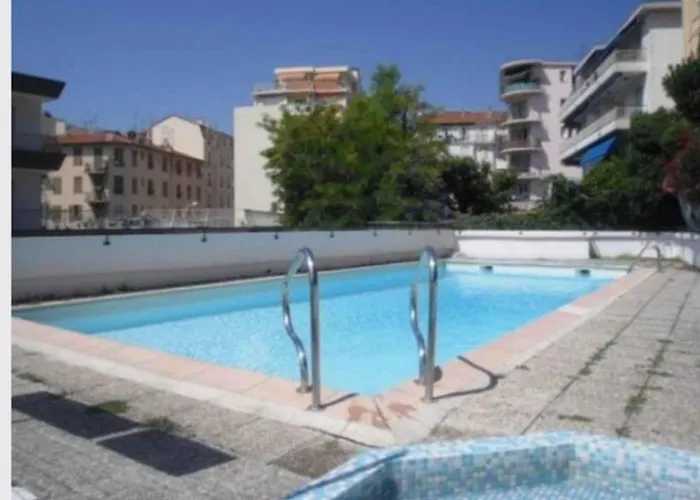 Liberation Piscine Centre Lejlighed Nice